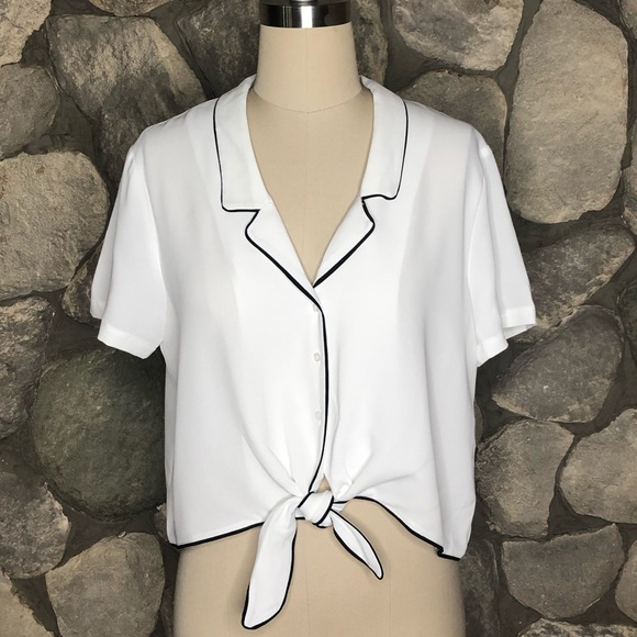 Lush Tops - Lush white with black trim button down tie top L